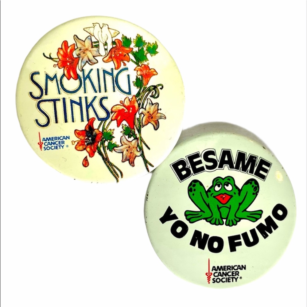 Aesthetic vintage pins / buttons for jacket / bag